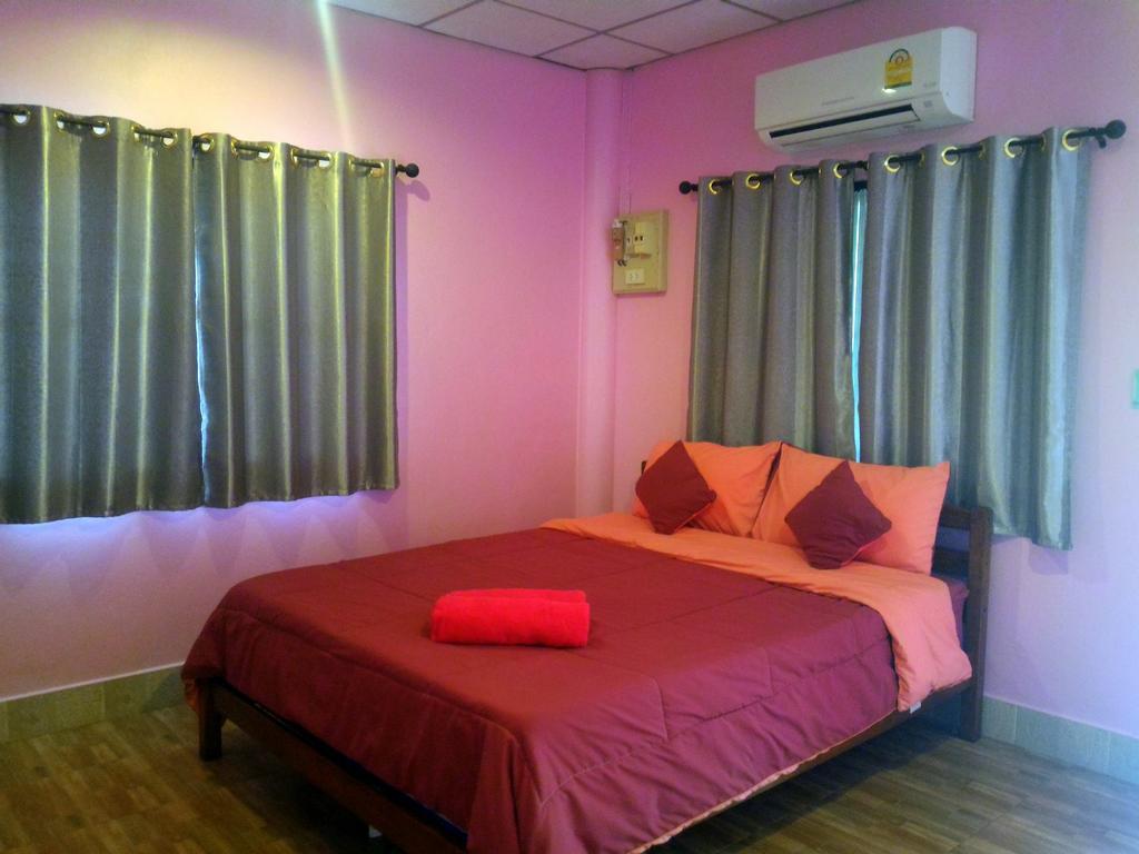 Baan Benjathip Hostel Amphawa Ngoại thất bức ảnh