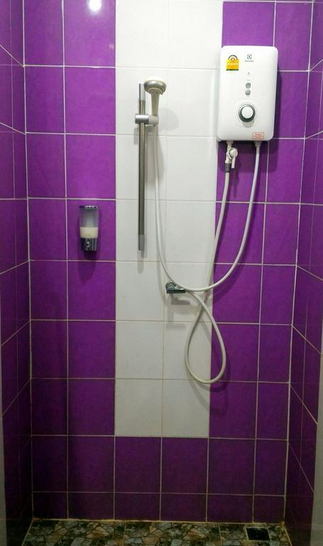 Baan Benjathip Hostel Amphawa Ngoại thất bức ảnh