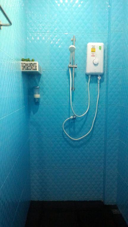 Baan Benjathip Hostel Amphawa Ngoại thất bức ảnh